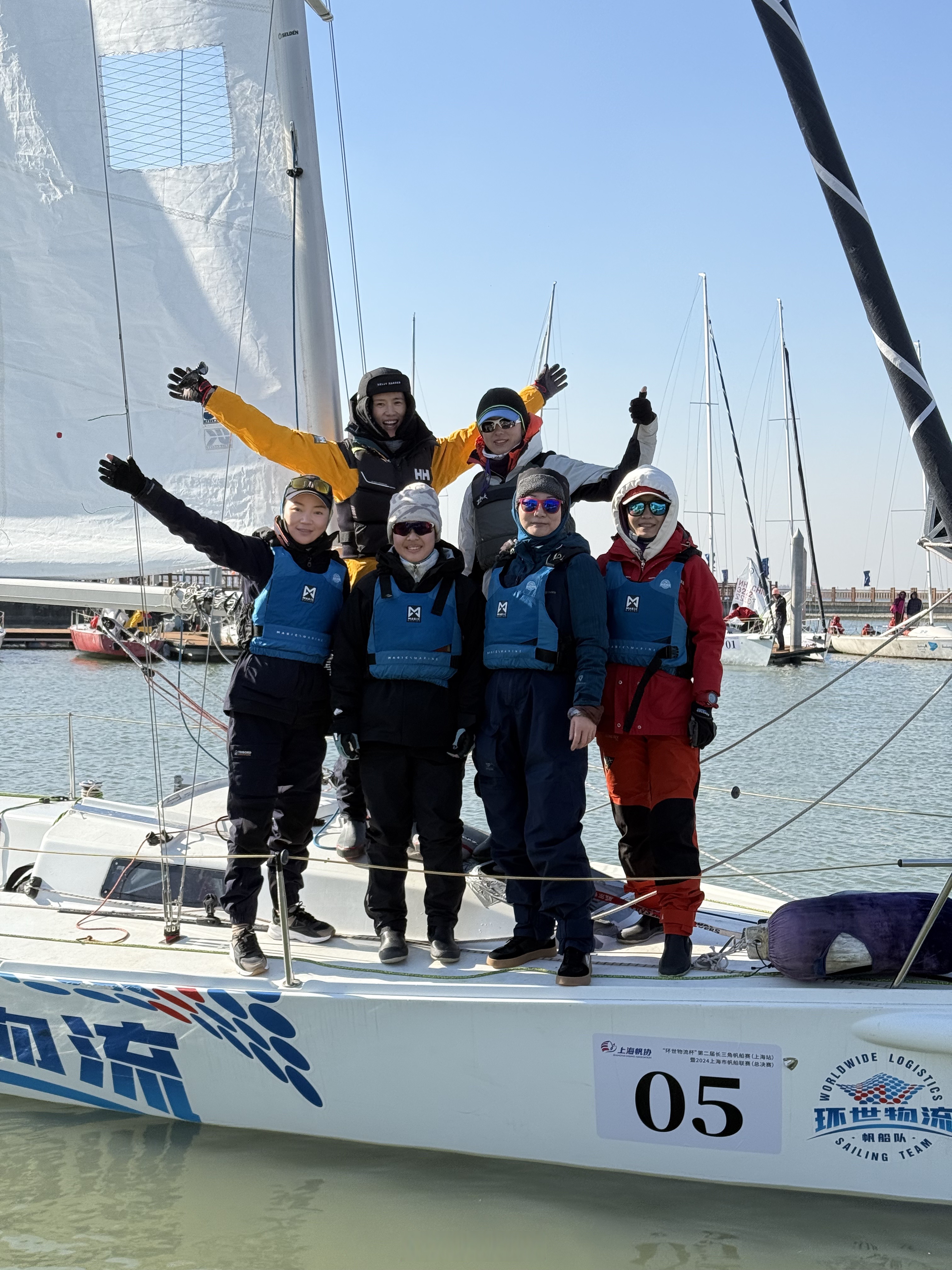 新西兰队在帆船比赛中夺得冠军 新西兰队在帆船比赛中夺得冠军