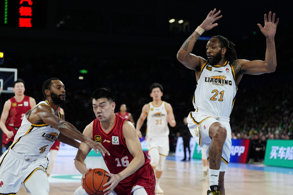 多支球队整装待发,争夺CBA联赛冠军 多支球队整装待发,争夺CBA联赛冠军