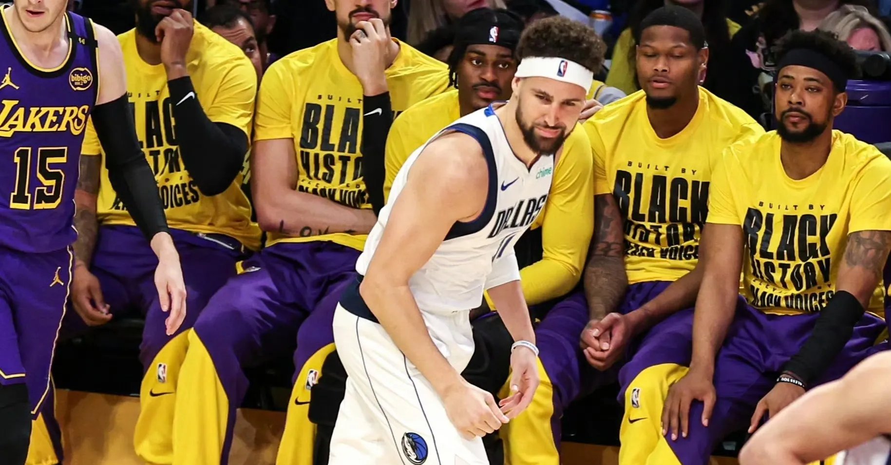 黄蜂血洗湖人,欧文一己之力扛起全队 黄蜂血洗湖人,欧文一己之力扛起全队