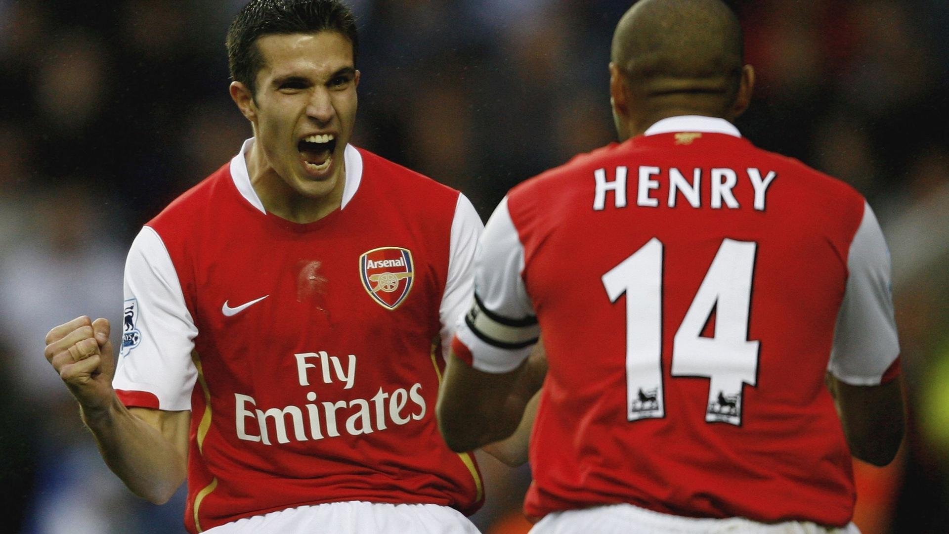 伊布天神下凡!巴拉圭生死战奇迹,AC米兰的北欧神话与南美意志